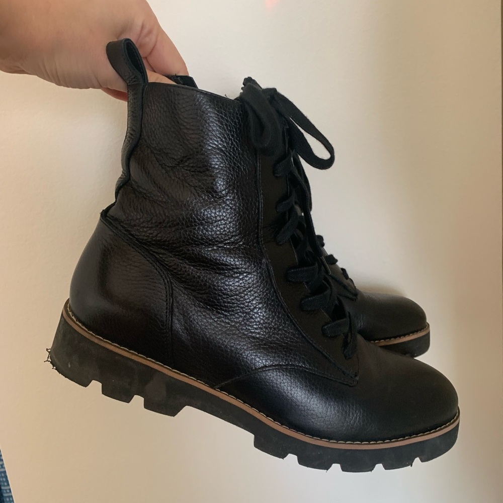 7.5W Vionic Lani combat boots.